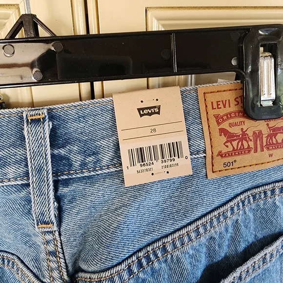 Women's Distressed Denim Shorts - Picture 4 of 4